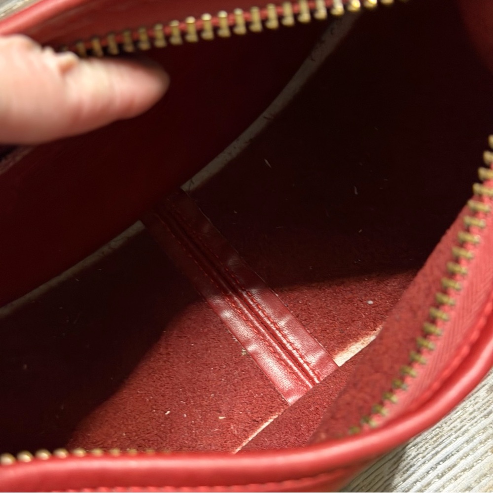 Vintage Elegant Red Leather Shoulder/Crossbody Bag - Picture 8 of 8